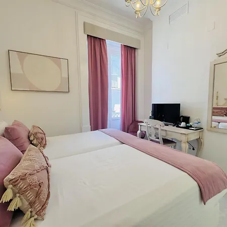 Cortes De Hotel 3*